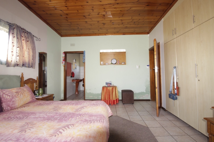 4 Bedroom Property for Sale in C Place Eastern Cape